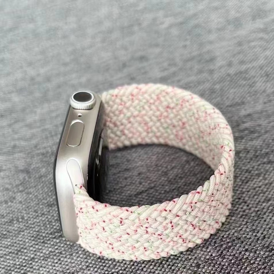 Straps For Apple Watch band 44 - مراجعة Solo Loop Strap وسعره
